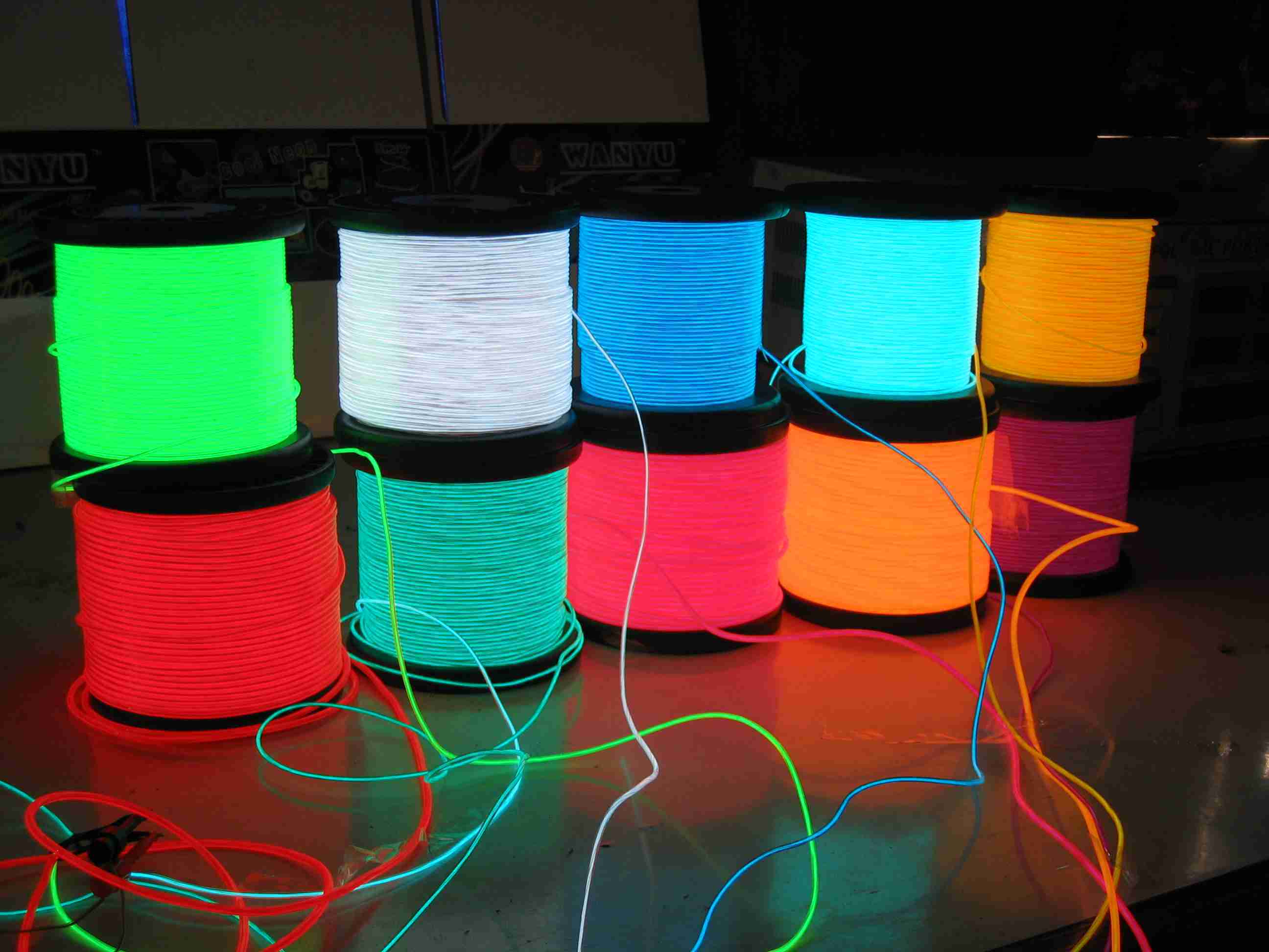 Svítící elektrický drát - kabel, 5m, barva růžová 12V