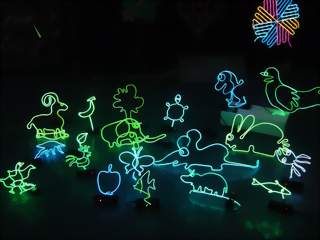 Svítící elektrický drát - kabel, 5m, barva červená 12V