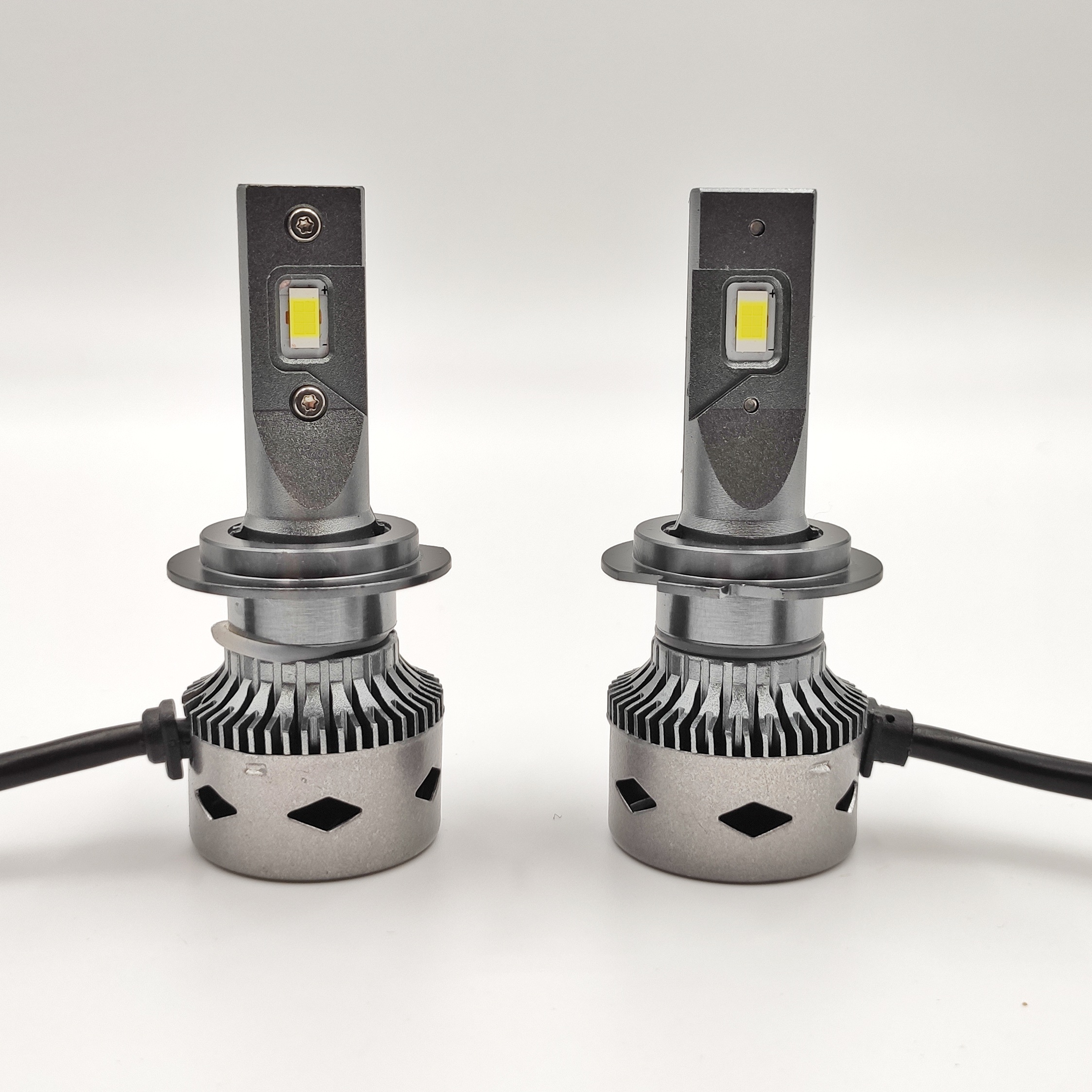 AKCE - LED autožárovka H7 6000K 40000lm 2x350W cree canbus, sada 2ks