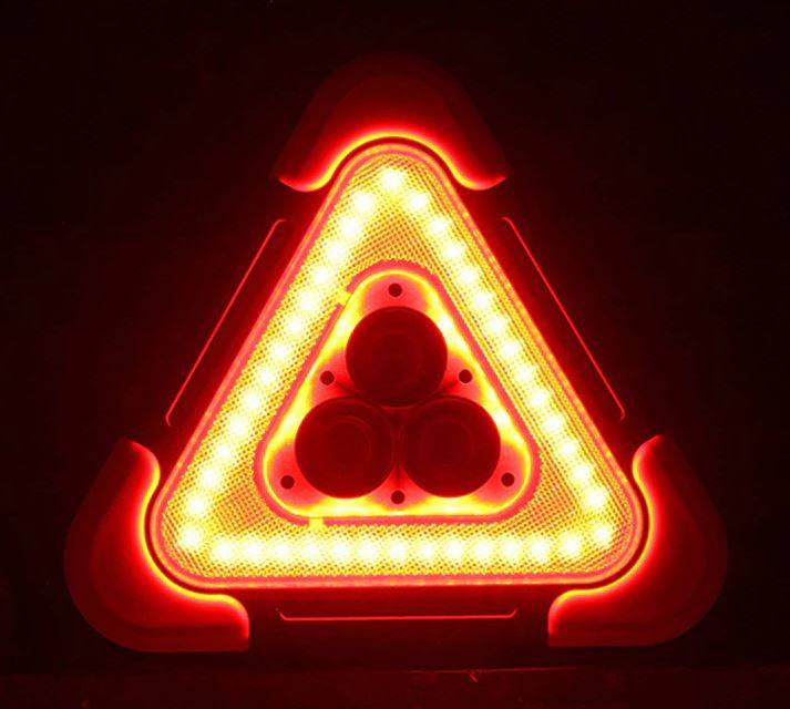 LED svítilna - baterka, 3x LED výstražný trojúhelník s powerbankou a solárním panelem